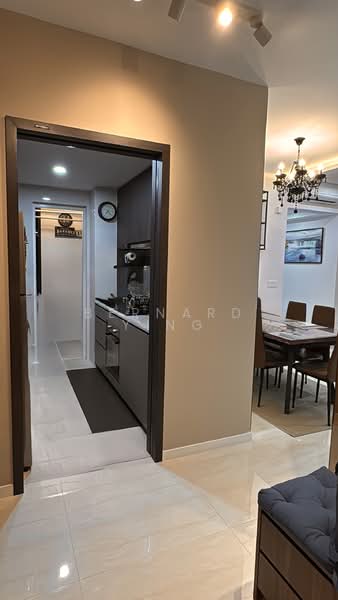 Riverfront Residences Condominium For Sale at S$ 2,210,000 | PropertyGuru Singapore - Kitchen