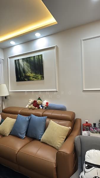 Riverfront Residences Condominium For Sale at S$ 2,210,000 | PropertyGuru Singapore - Living Room