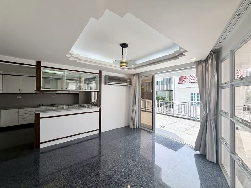 Large Freehold Semi-Detached in Sennett Avenue Semi-Detached House For Sale at S$ 11,000,000 | PropertyGuru Singapore - Kitchen & Dining Area
