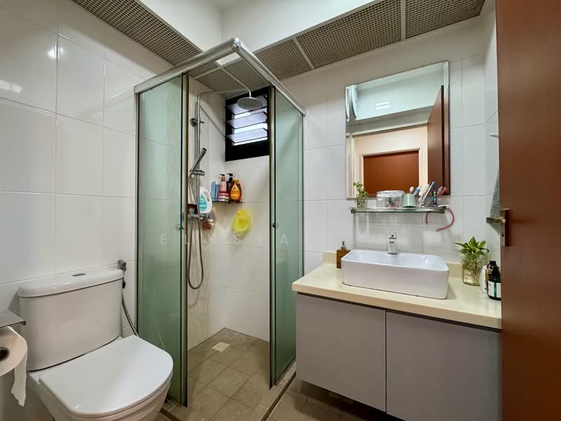 508A Yishun Avenue 4 HDB Flat For Sale at S$ 549,000 | PropertyGuru Singapore - Bathroom