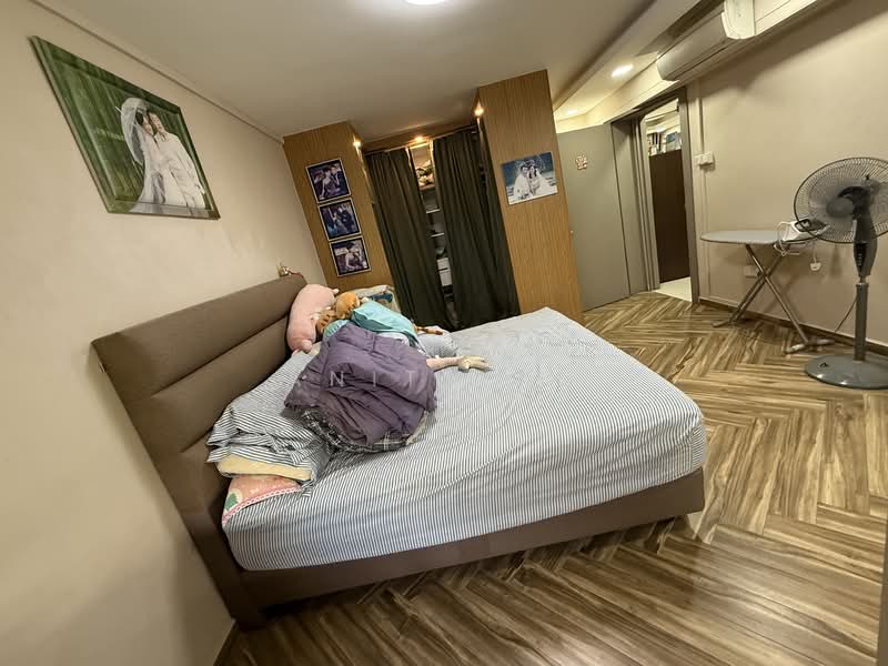 467 Hougang Avenue 8 HDB Flat For Sale at S$ 880,000 | PropertyGuru Singapore - Bedroom