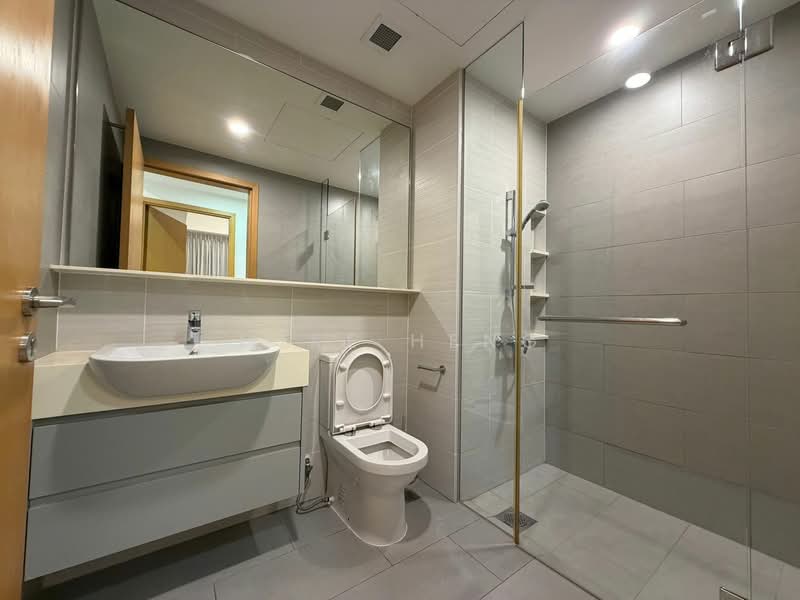 The Glades, 18 Bedok Rise, 2 Bedrooms, 721 sqft, Condominium For Rent, by Mike Heng, 500071269 - Common Bathroom - PropertyGuru.com.sg