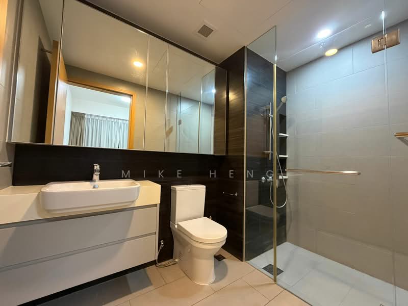 The Glades, 18 Bedok Rise, 2 Bedrooms, 721 sqft, Condominium For Rent, by Mike Heng, 500071269 - Master Bathroom - PropertyGuru.com.sg