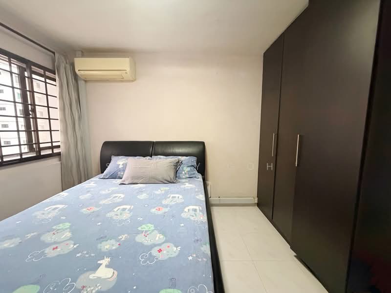 307 Bukit Batok Street 31 HDB Flat For Sale at S$ 428,000 | PropertyGuru Singapore - Bedroom