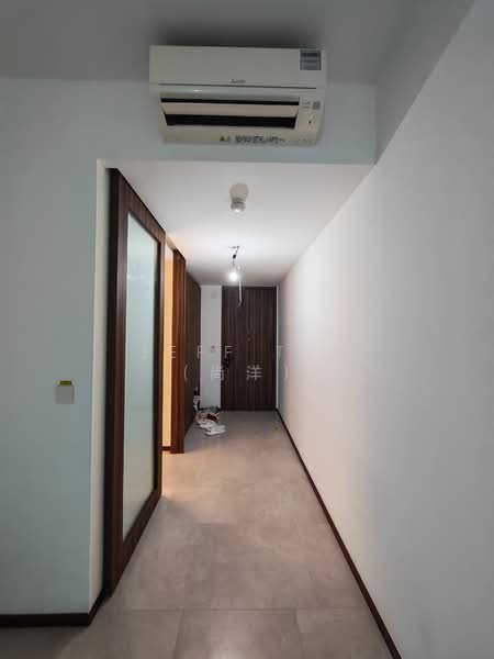 Lentor Modern, 3 Lentor Central, 3 Bedrooms, 969 sqft, Condominium For Sale, by Jeff Tee (尚洋）, 500071276 - Entrance and kitchen - PropertyGuru.com.sg