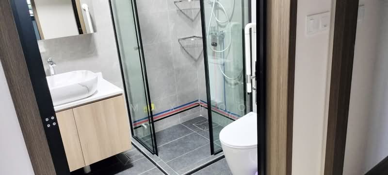 379B Canberra Drive, , Room Rental, 150 sqft, HDB Flat For Rent, by Max Foo, 500071277 - Bathroom - PropertyGuru.com.sg