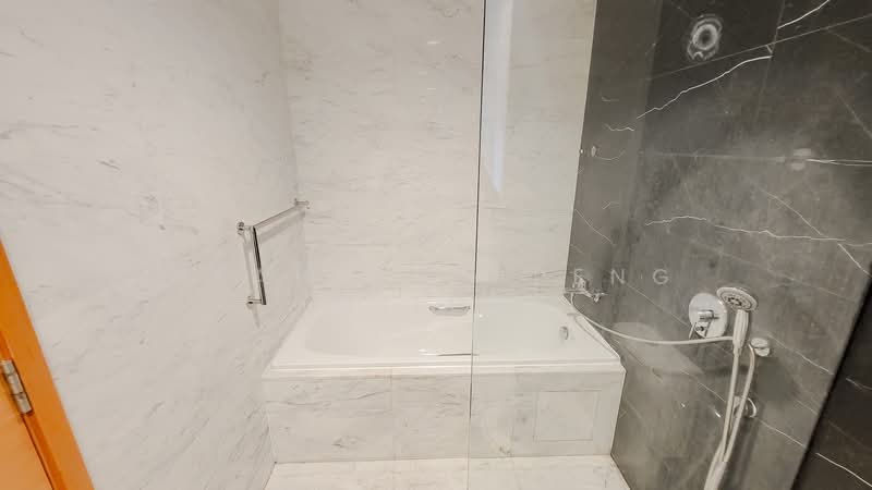 Centro Residences Condominium For Sale at S$ 2,826,250 | PropertyGuru Singapore - Bathroom