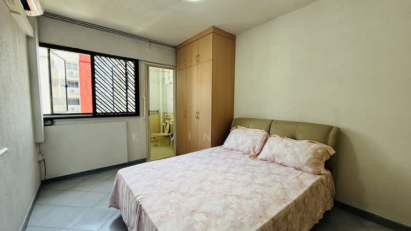 305 Shunfu Road HDB Flat For Sale at S$ 858,000 | PropertyGuru Singapore - Bedroom