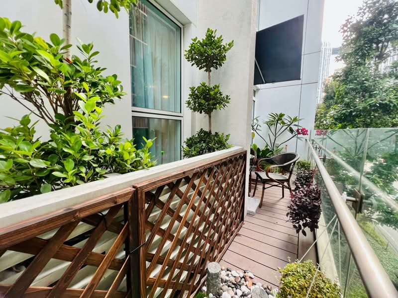Icon Apartment For Sale at S$ 1,450,000 | PropertyGuru Singapore - Balcony