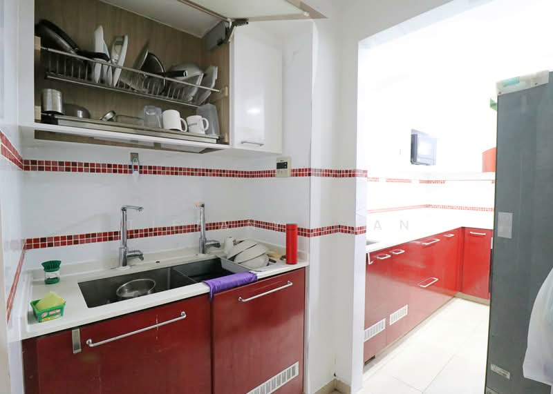 The Esparis, 9 Pasir Ris Drive 4, 3 Bedrooms, 1,292 sqft, Condominium For Rent, by Tiffany Chan, 500071295 - Kitchen - PropertyGuru.com.sg