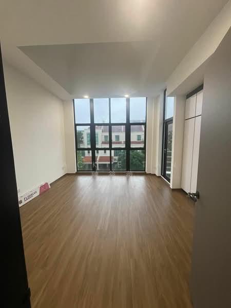 For Sale - Lakeside Grove