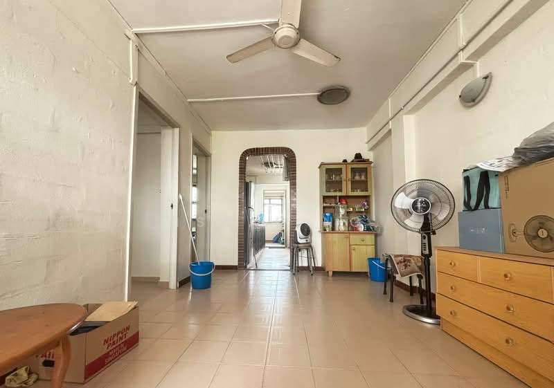 73 Lorong 4 Toa Payoh, 73 Lorong 4 Toa Payoh, 2 Bedrooms, 667 sqft, HDB Flat For Sale, by Isaac Ng, 500071354 - Living Room - PropertyGuru.com.sg