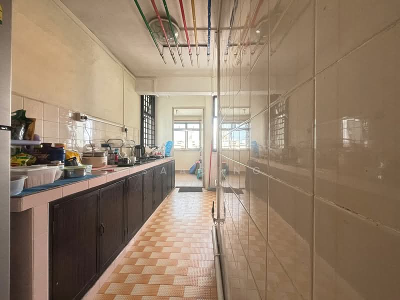 73 Lorong 4 Toa Payoh, 73 Lorong 4 Toa Payoh, 2 Bedrooms, 667 sqft, HDB Flat For Sale, by Isaac Ng, 500071354 - Kitchen - PropertyGuru.com.sg