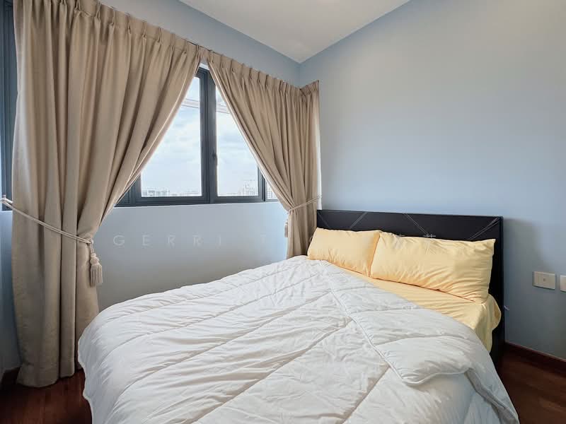 Urban Vista Condominium For Sale at S$ 1,500,000 | PropertyGuru Singapore - Common Bedroom