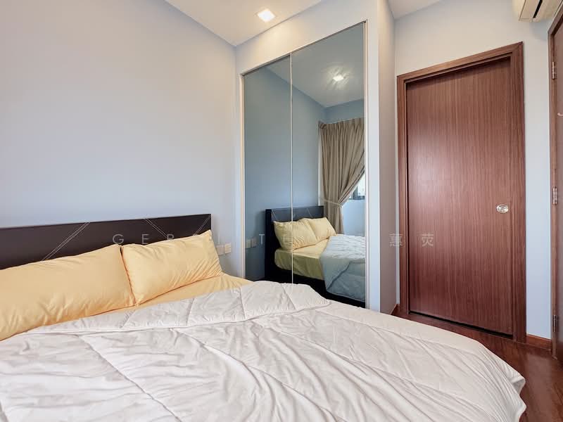 Urban Vista Condominium For Sale at S$ 1,500,000 | PropertyGuru Singapore - Common Bedroom