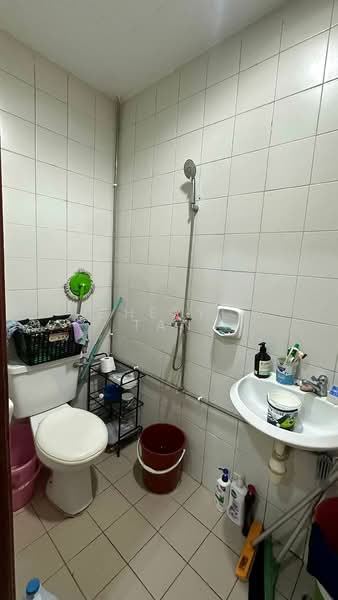 Costa Rhu Condominium For Sale at S$ 3,400,000 | PropertyGuru Singapore - Bathroom