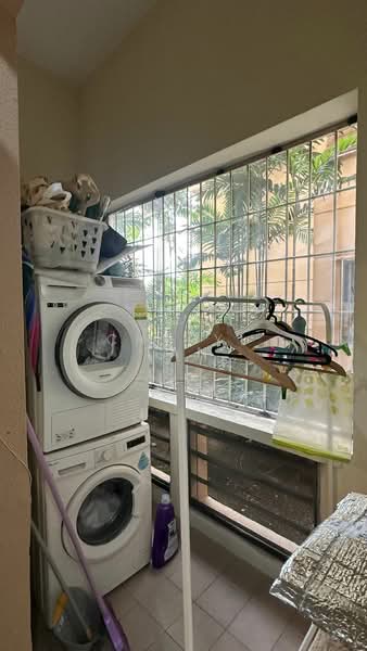 Costa Rhu Condominium For Sale at S$ 3,400,000 | PropertyGuru Singapore - Interior