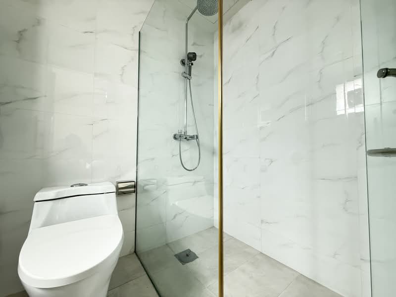 Westwood Park Terraced House For Sale at S$ 2,799,900 | PropertyGuru Singapore - Bathroom