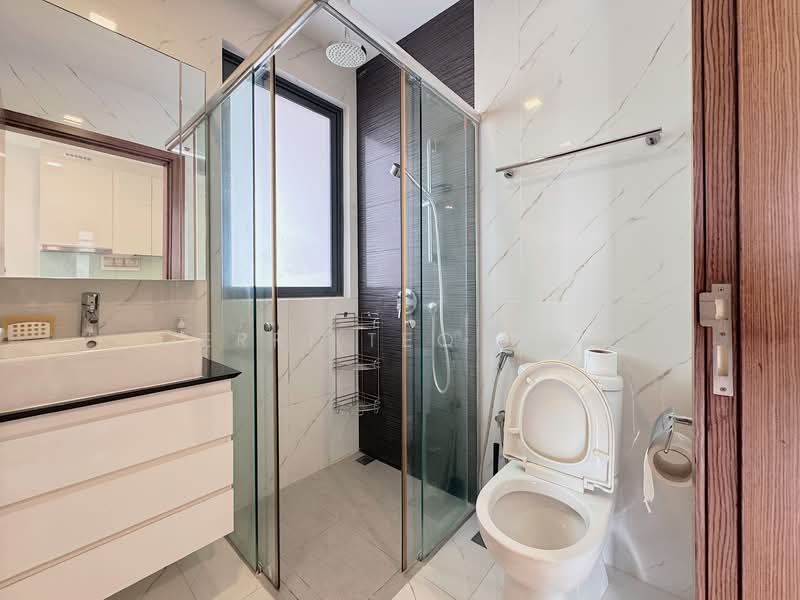 Urban Vista, 2 Tanah Merah Kechil Link, 2 Bedrooms, 1,066 sqft, Condominium For Rent, by Gerri Teo 张蕙荧, 500071392 - Common Bathroom - PropertyGuru.com.sg