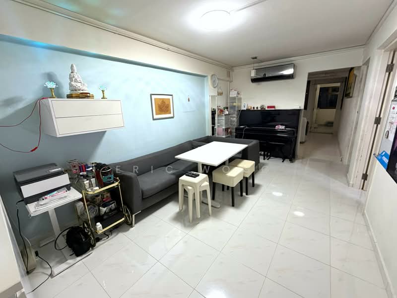 28 Jalan Bukit Merah HDB Flat For Sale at S$ 388,000 | PropertyGuru Singapore - Living Room
