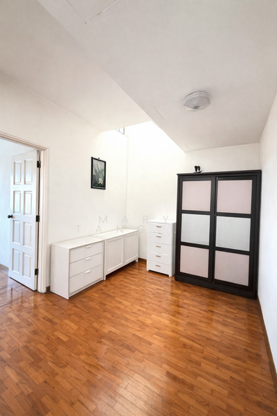 Sanford Park Terraced House For Sale at S$ 4,500,000 | PropertyGuru Singapore - Second floor Family space 