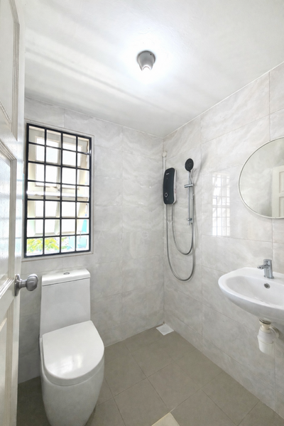 Sanford Park Terraced House For Sale at S$ 4,500,000 | PropertyGuru Singapore - First floor Bathroom