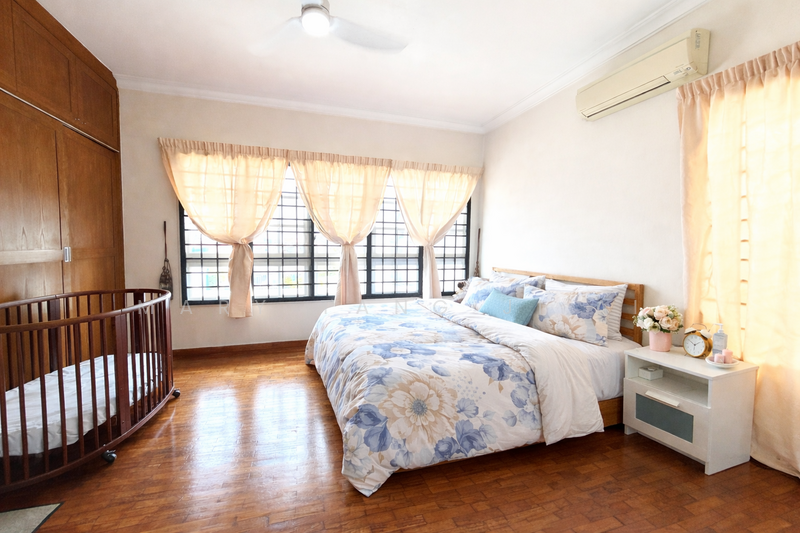 Sanford Park Terraced House For Sale at S$ 4,500,000 | PropertyGuru Singapore - Third floor Bedroom