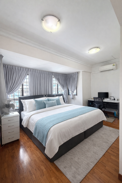 Sanford Park Terraced House For Sale at S$ 4,500,000 | PropertyGuru Singapore - Expansive Third floor Bedroom