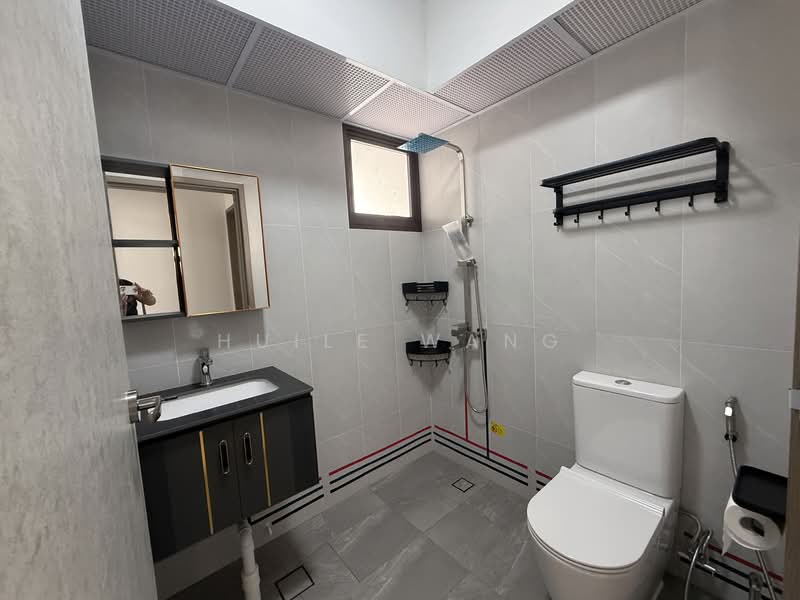 402B Lorong 1 Toa Payoh, 402B Lorong 1 Toa Payoh, 3 Bedrooms, 1,001 sqft, HDB Flat For Rent, by Huile Wang, 500071400 - Bathroom - PropertyGuru.com.sg