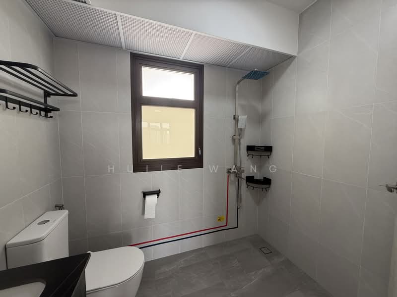 402B Lorong 1 Toa Payoh, 402B Lorong 1 Toa Payoh, 3 Bedrooms, 1,001 sqft, HDB Flat For Rent, by Huile Wang, 500071400 - Bathroom - PropertyGuru.com.sg