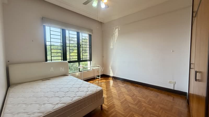 Regent Heights Condominium For Sale at S$ 1,090,000 | PropertyGuru Singapore - Master Bedroom
