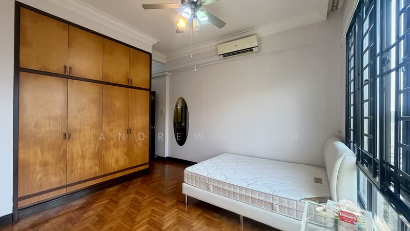 Regent Heights Condominium For Sale at S$ 1,090,000 | PropertyGuru Singapore - Master Bedroom