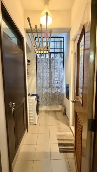 Regent Heights Condominium For Sale at S$ 1,090,000 | PropertyGuru Singapore - Yard