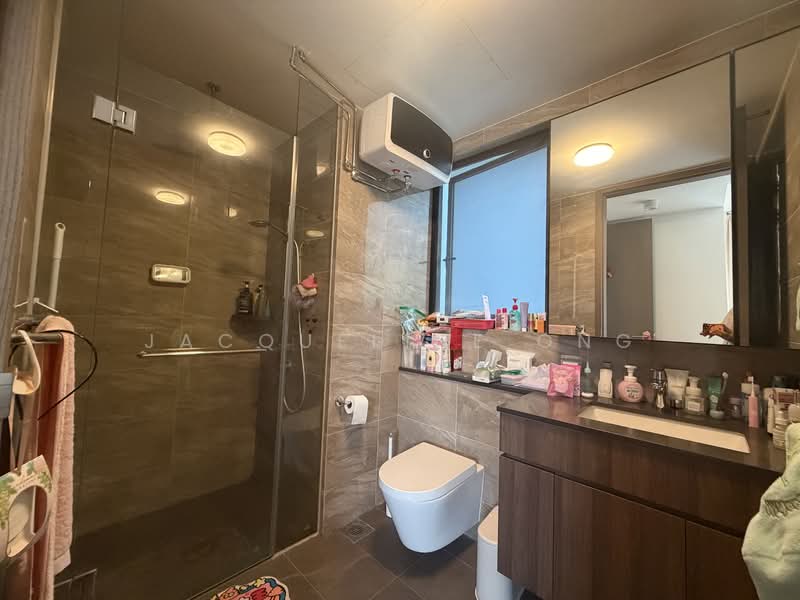 Kent Ridge Hill Residences, 52 South Buona Vista Road, 2 Bedrooms, 958 sqft, Condominium For Rent, by Jacqueline Ong, 500071417 - Bathroom - PropertyGuru.com.sg