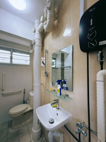 55 Chai Chee Drive, 55 Chai Chee Drive, Room Rental, 135 sqft, HDB Flat For Rent, by KC Foo, 500071430 - Bathroom - PropertyGuru.com.sg