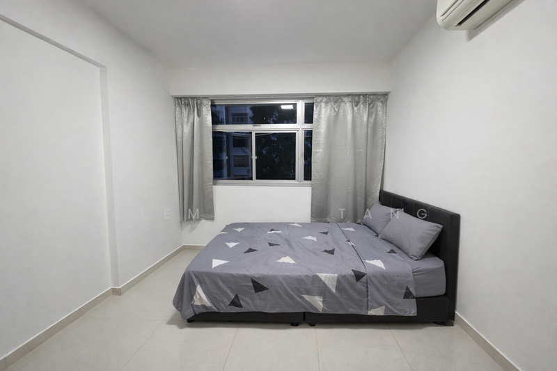 505B Yishun Street 51 HDB Flat For Sale at S$ 590,000 | PropertyGuru Singapore - Bedroom