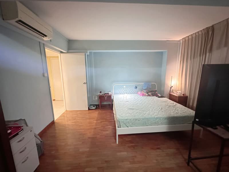 234 Simei Street 4 HDB Flat For Sale at S$ 868,000 | PropertyGuru Singapore - Bedroom