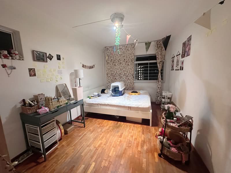 234 Simei Street 4 HDB Flat For Sale at S$ 868,000 | PropertyGuru Singapore - Bedroom