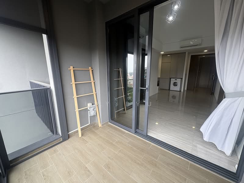 Parc Esta Condominium For Sale at S$ 1,700,000 | PropertyGuru Singapore - Balcony