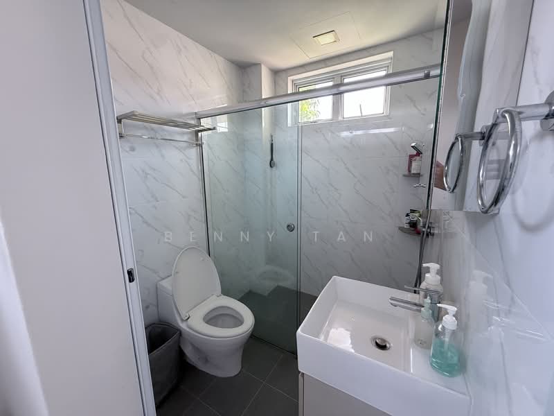 D19 Freehold 3 Storey Corner Terrace Terraced House For Sale at S$ 5,100,000 | PropertyGuru Singapore - Bathroom