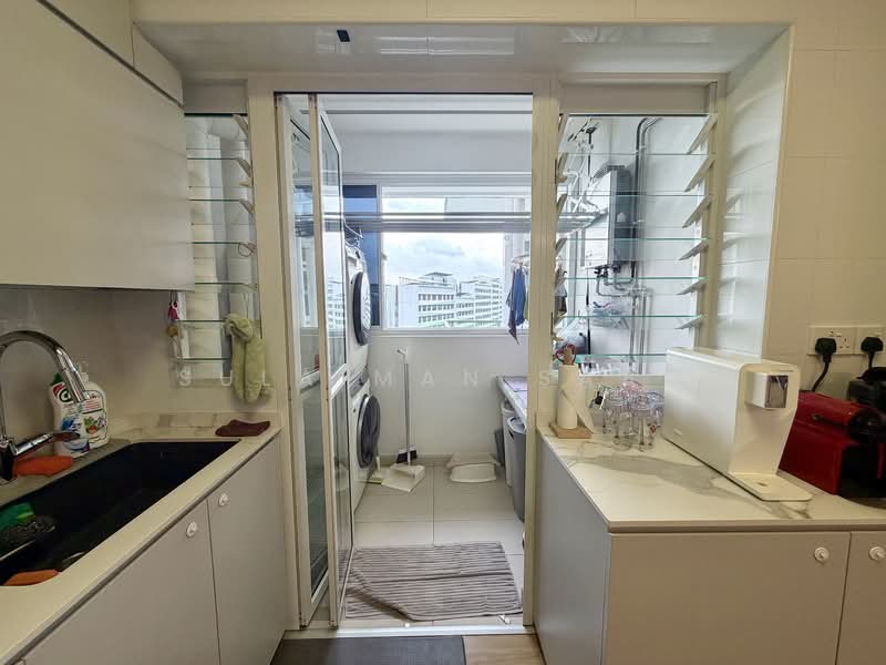 618A Tampines Street 61 HDB Flat For Sale at S$ 888,000 | PropertyGuru Singapore - Kitchen