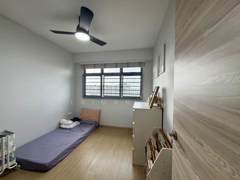 618A Tampines Street 61 HDB Flat For Sale at S$ 888,000 | PropertyGuru Singapore - Bedroom