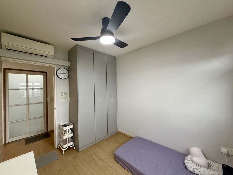 618A Tampines Street 61 HDB Flat For Sale at S$ 888,000 | PropertyGuru Singapore - Bedroom