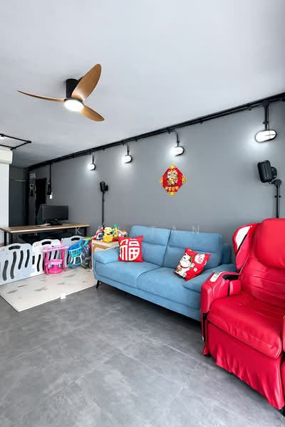 515C Tampines Central 7 HDB Flat For Sale at S$ 1,065,000 | PropertyGuru Singapore - Living Room