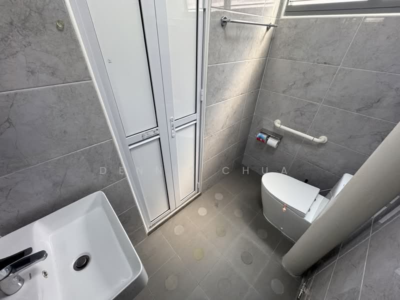 14 Toh Yi Drive HDB Flat For Sale at S$ 1,150,000 | PropertyGuru Singapore - Bathroom