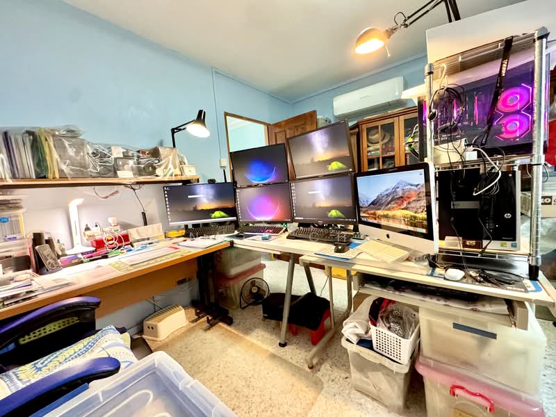 14 Toh Yi Drive HDB Flat For Sale at S$ 1,150,000 | PropertyGuru Singapore - Study