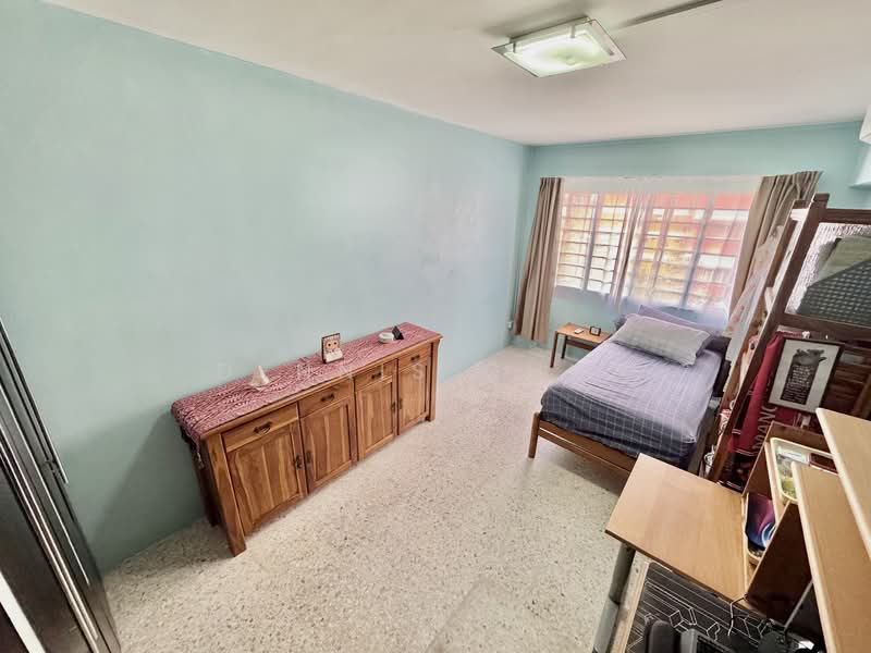 14 Toh Yi Drive HDB Flat For Sale at S$ 1,150,000 | PropertyGuru Singapore - Bedroom