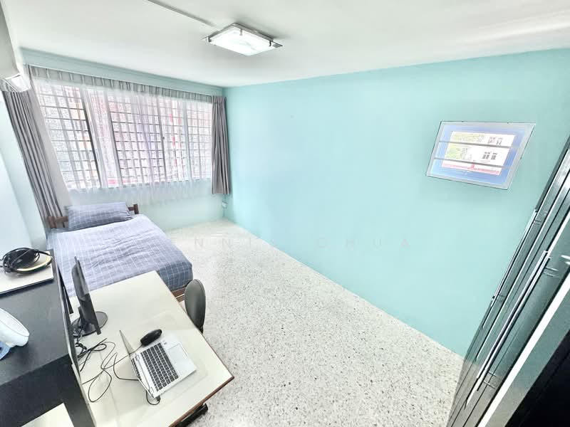 14 Toh Yi Drive HDB Flat For Sale at S$ 1,150,000 | PropertyGuru Singapore - Bedroom