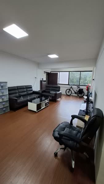 501 Ang Mo Kio Avenue 5 HDB Flat For Sale at S$ 768,000 | PropertyGuru Singapore - Living Room
