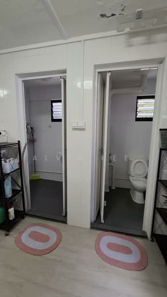 501 Ang Mo Kio Avenue 5 HDB Flat For Sale at S$ 768,000 | PropertyGuru Singapore - Bathroom